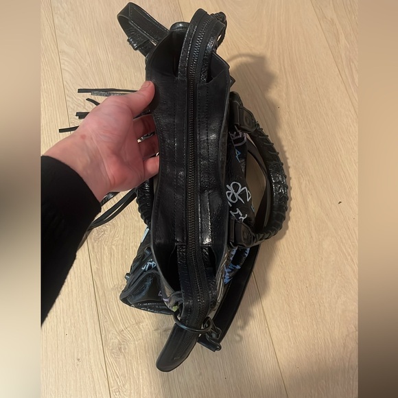 Thrifted graffiti City bag , unsure? - Picture 2 of 8